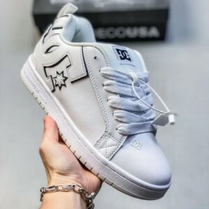 Unisex Fashion Skate Shoes Casual Leather Sneakers Low Top Anti-Slip Flat Skateboard Shoes Korean Streetwear Autumn Winter